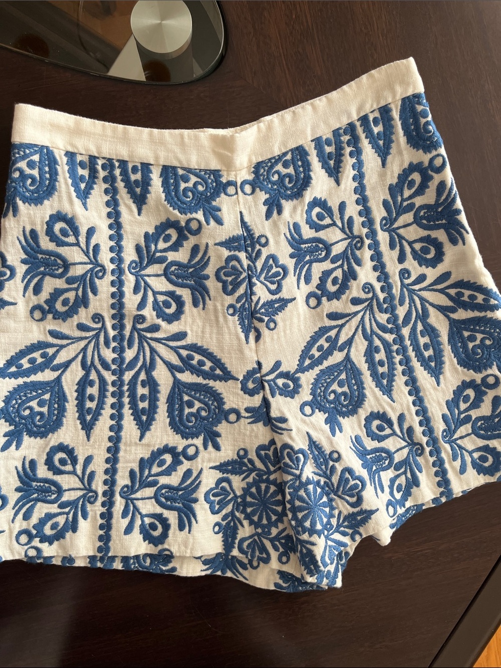 Zara White High-Waist Shorts with Blue Floral Embroidery